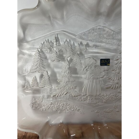 Mikasa Christmas Story Oval Canape 17 1/4" Fluted Glass Serving Platter - Picture 6 of 10